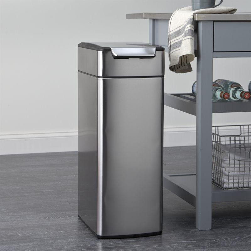 Small Kitchen Garbage Can
 Dealing with Trash Cans in Small Kitchens Trash Cans