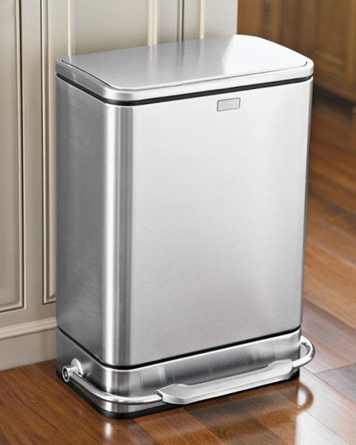 Small Kitchen Garbage Can
 6 Functional Options of Trash Cans for Your Kitchen