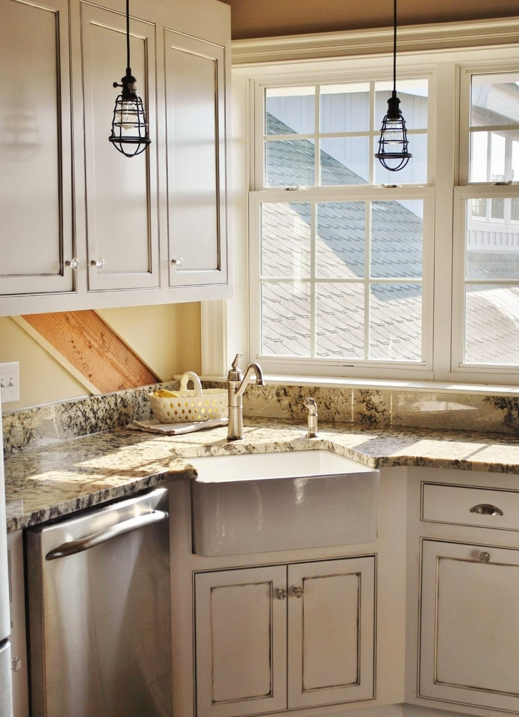 Small Kitchen Sink Cabinet Best Of Advantages And Disadvantages Of Corner Kitchen Sinks Of Small Kitchen Sink Cabinet 