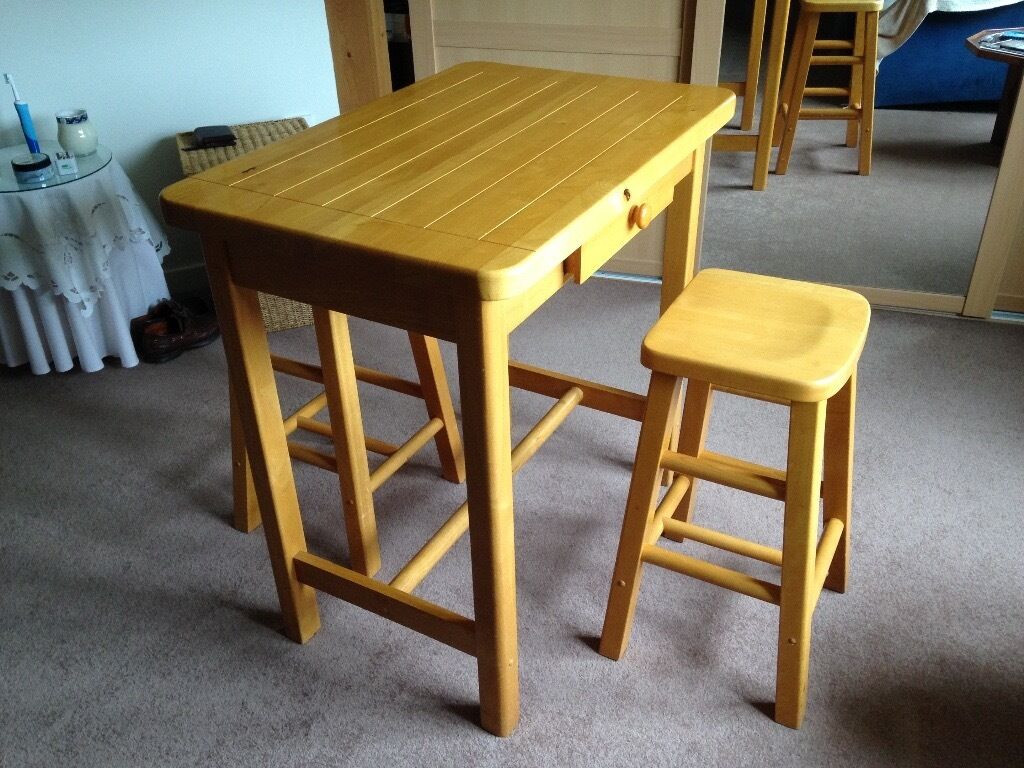 Small Kitchen Tables With Stools
 Small Kitchen Table and 2 matching stools