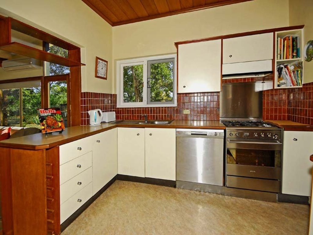 Small L Shaped Kitchen
 Remodeling A Very Small L Shaped Kitchen Design My