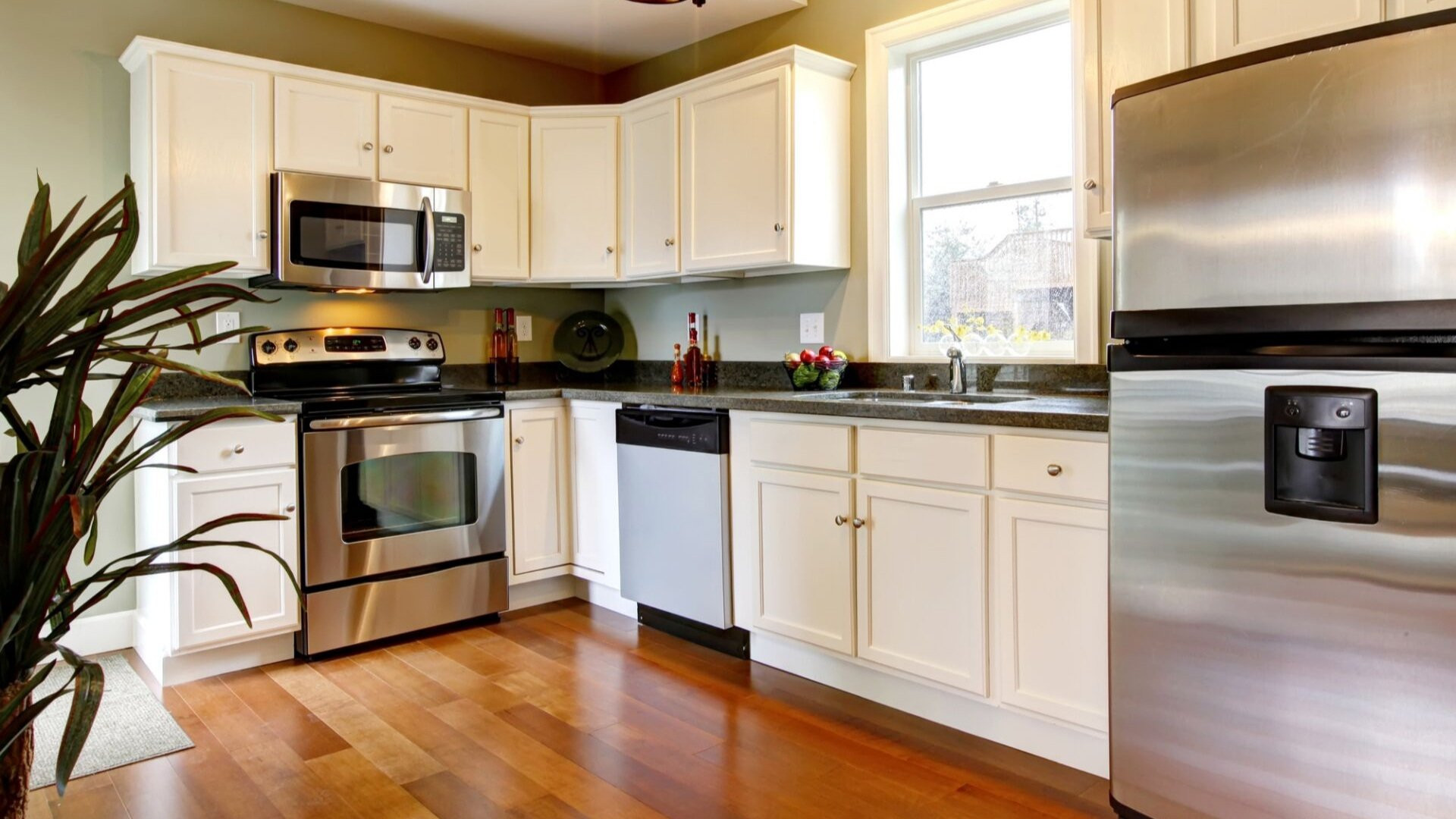 Small L Shaped Kitchen
 Remodeling the L Shaped Kitchen in Your Hamptons East End
