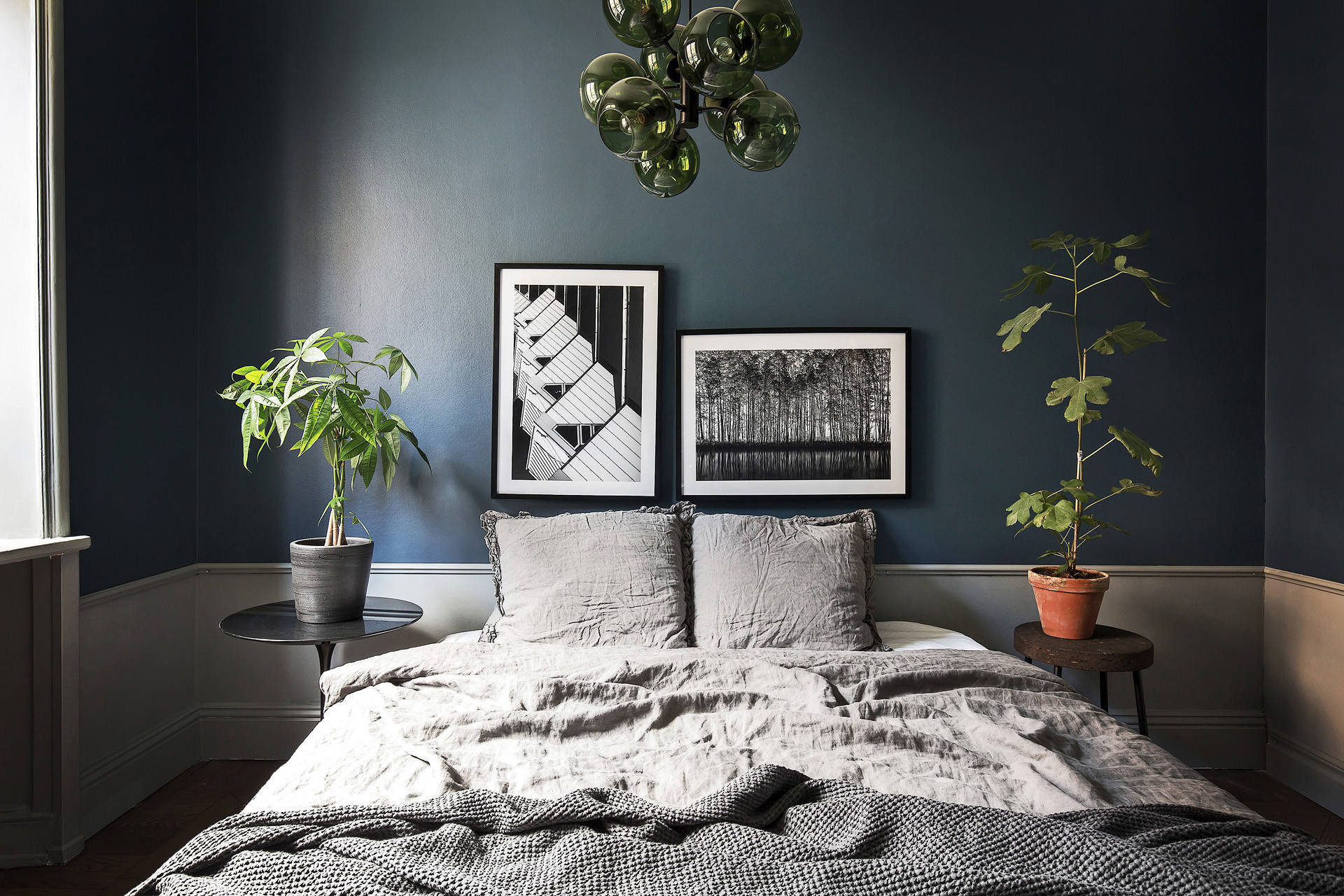 Small Plants For Bedroom
 How to Decorate a Small Bedroom