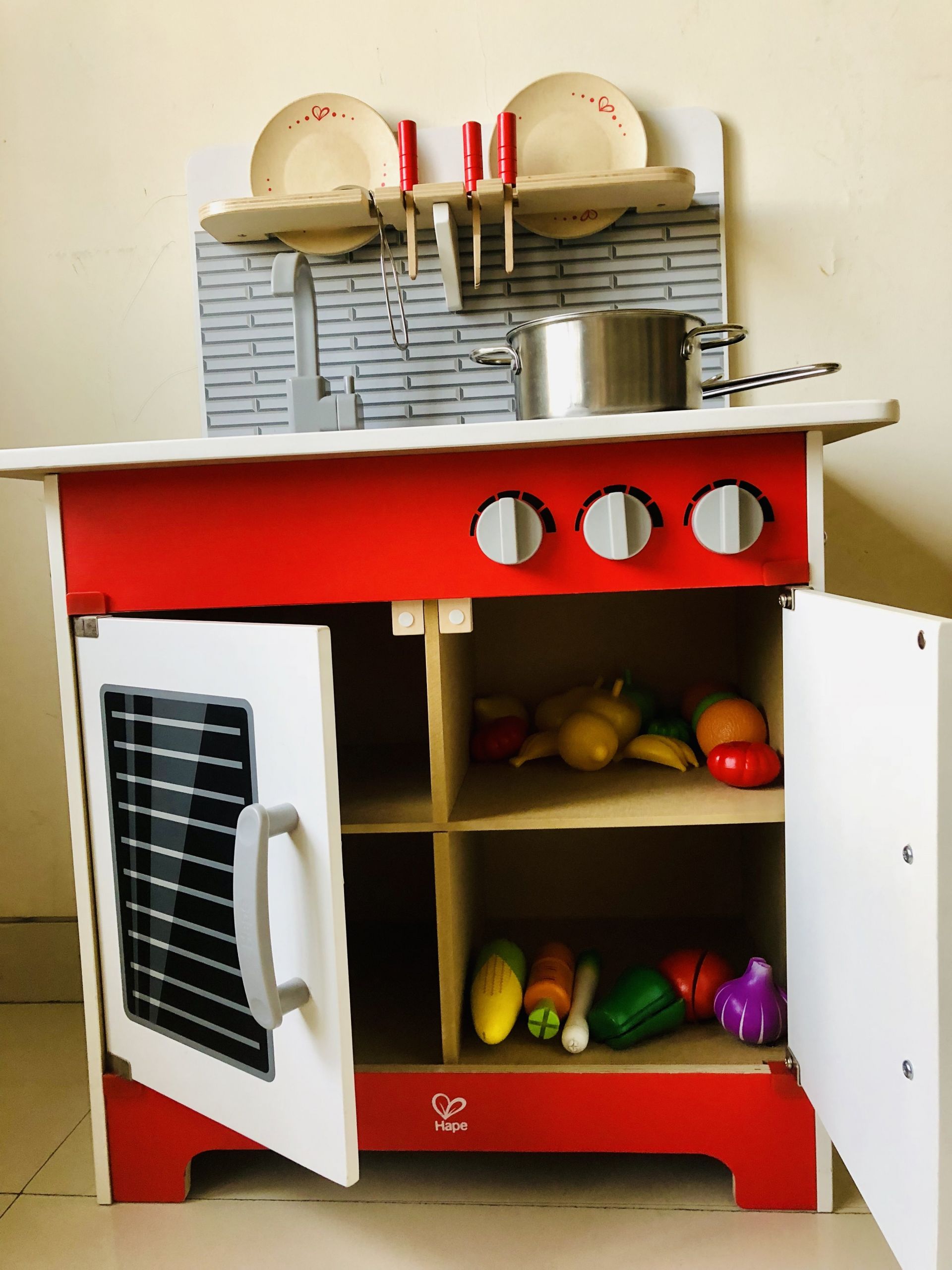 Small Play Kitchen
 Hape Play Kitchen Review