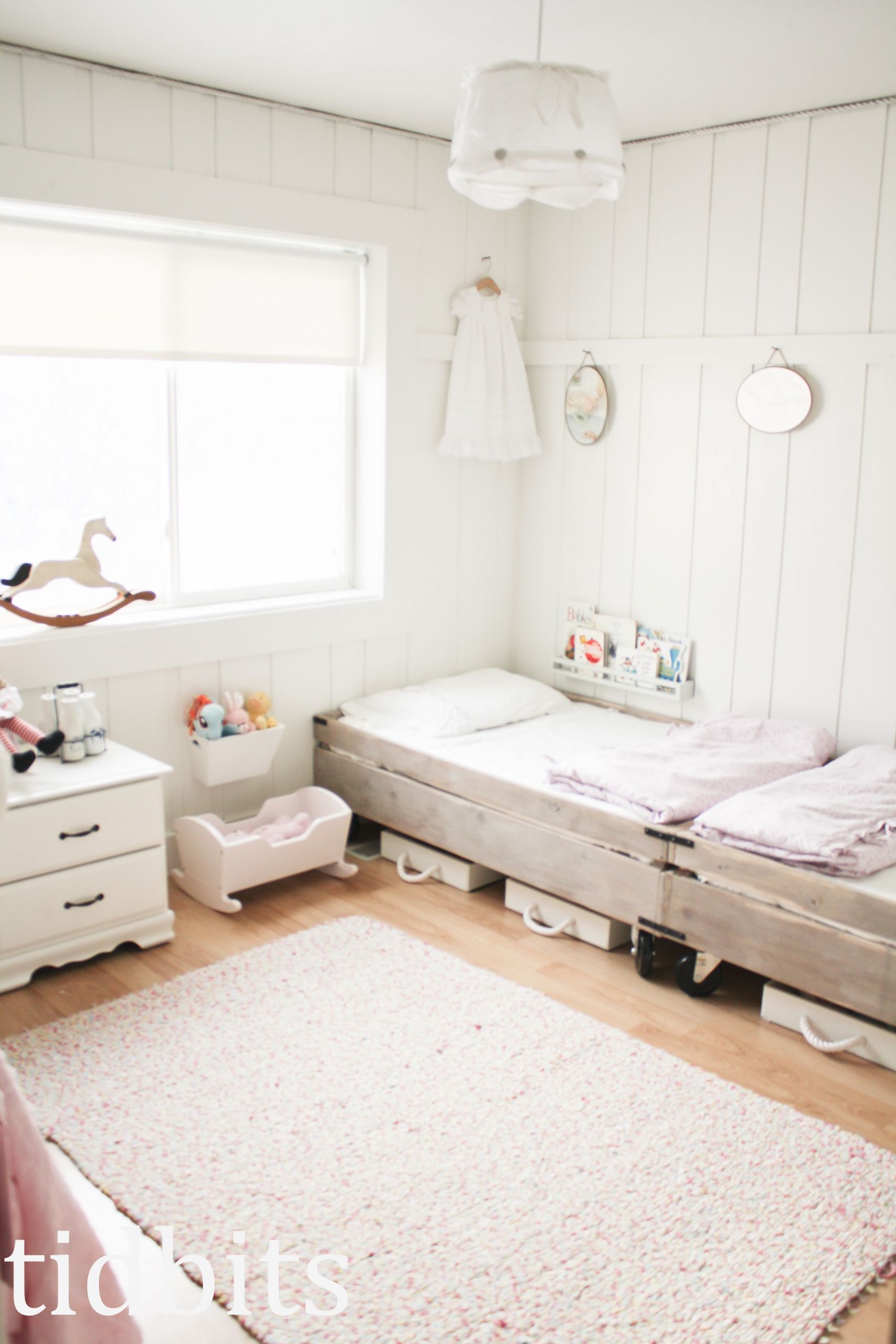 Small Shared Bedroom
 Little Girls d Bedroom Small Space Makeover Tidbits
