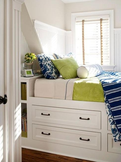 Small Space Bedroom
 22 Small Bedroom Designs Home Staging Tips to Maximize
