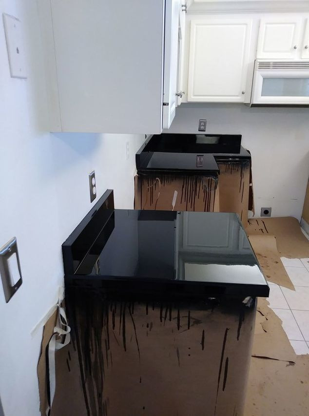 Spray Paint Kitchen Countertops
 Spray Paint & Glaze Kitchen Counter Make Over