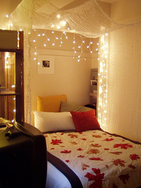 String Lights In Bedroom
 How to Make 6 String Lights Ideas For Your Bedroom