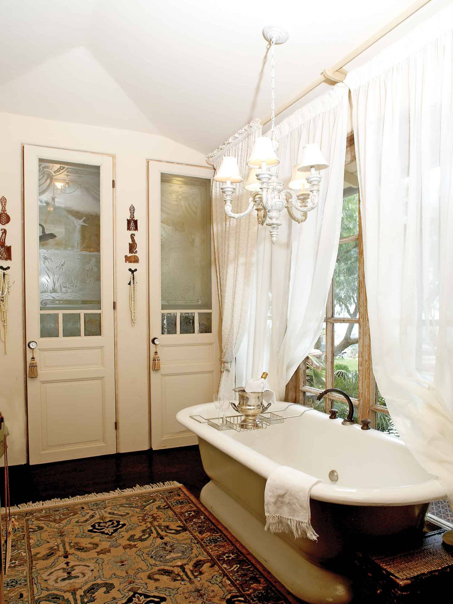 Vintage Bathroom Decorating Ideas
 16 Great Vintage Style Bathroom Renovation Examples