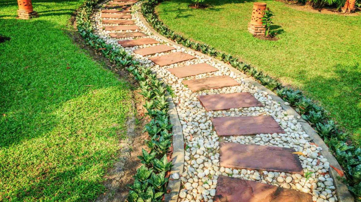 Walkway Ideas For Backyard
 Stunning DIY Walkway Ideas That Are Totally Captivating