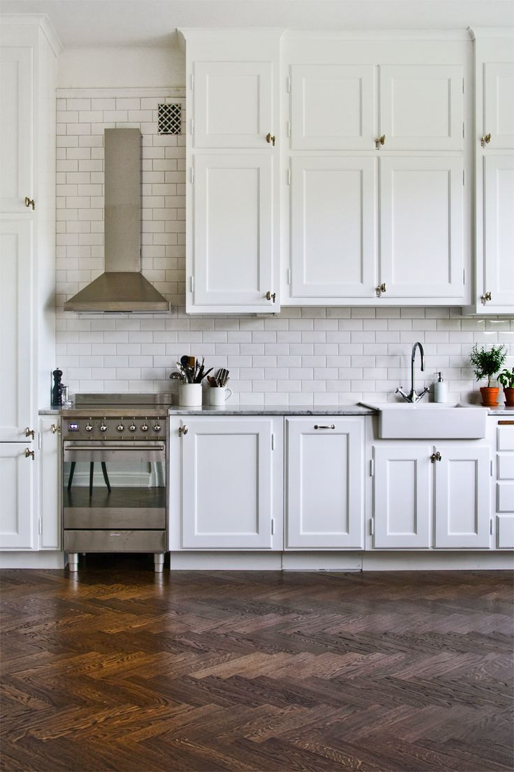 White Floor Kitchens
 Dress Your Kitchen In Style With Some White Subway Tiles