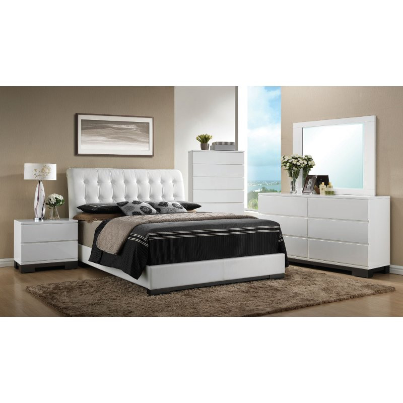 White Modern Bedroom Set
 White Contemporary 6 Piece Queen Bedroom Set Avery