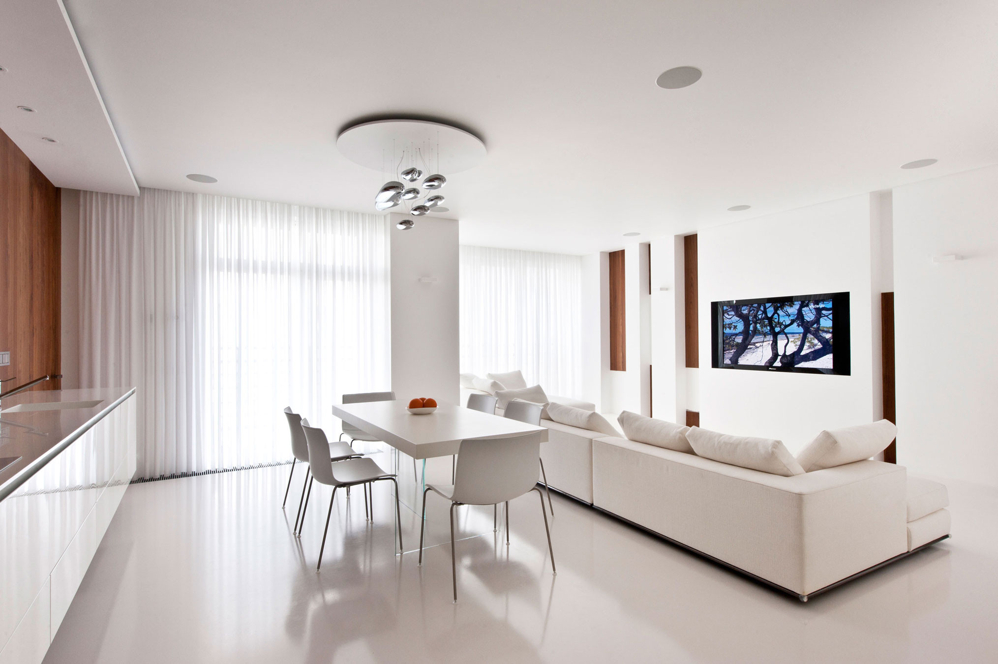 White Modern Living Room
 Modern Apartment Interior Design – HomesFeed