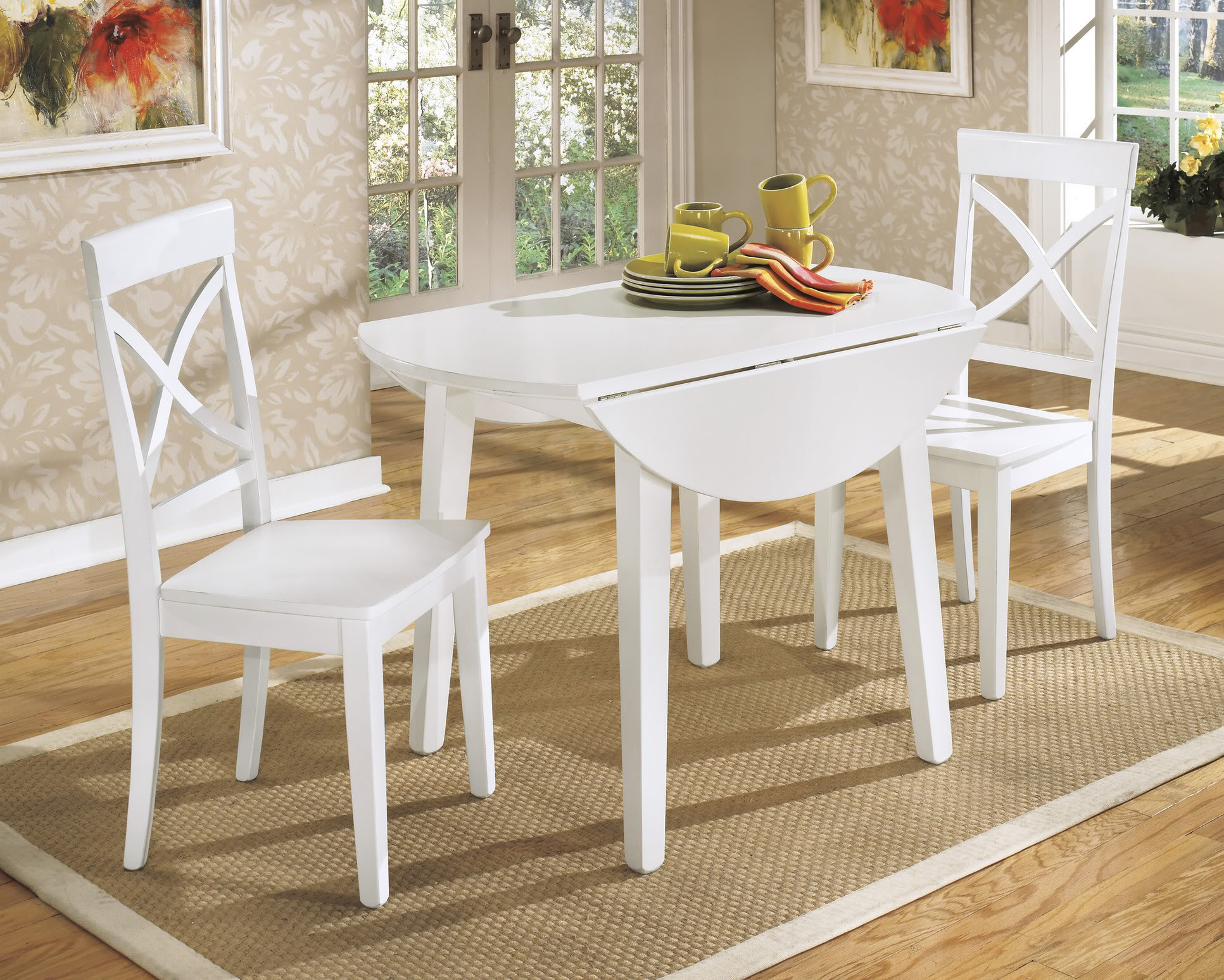 White Round Kitchen Table Sets
 White Round Kitchen Table and Chairs Design – HomesFeed