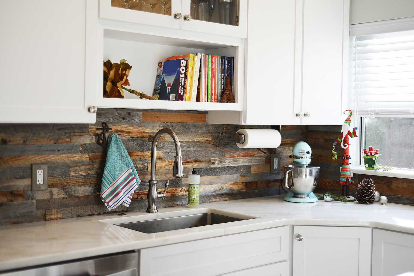 Wood Backsplash Kitchen
 6 Outstanding Kitchen Backsplash Ideas That Make You Feel