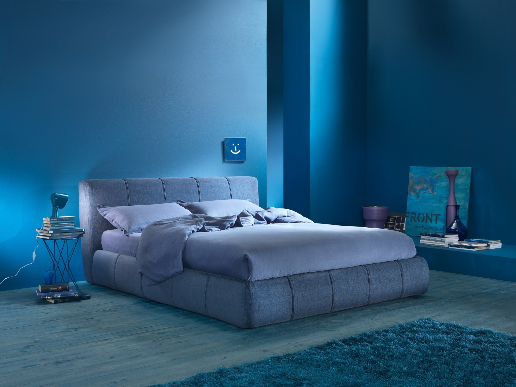 Blue Bedroom Color
 Moody Interior Breathtaking Bedrooms in Shades of Blue