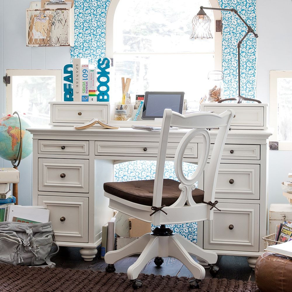 Girls Bedroom Desk
 Study Space Inspiration for Teens