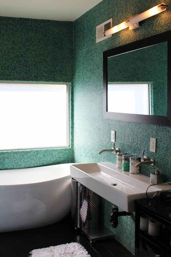 Green Bathroom Walls
 Remodelaholic