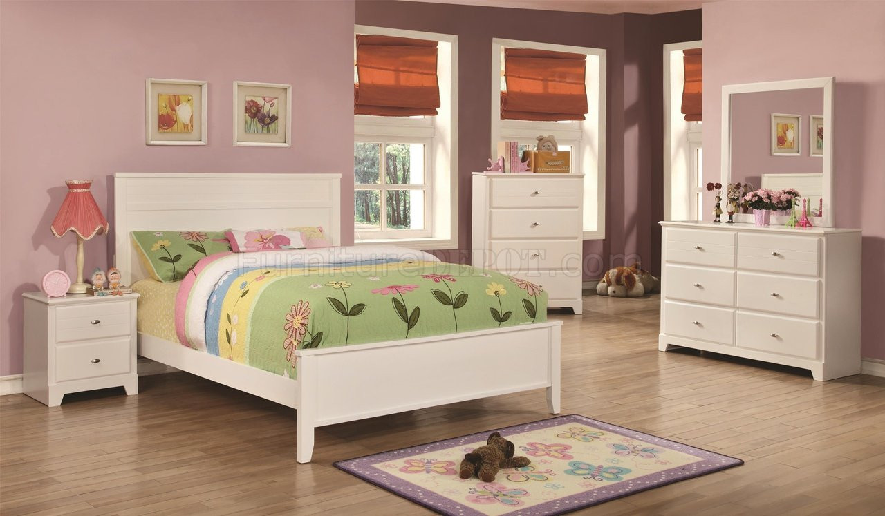 Kids Bedroom Furniture
 Ashton Kids Bedroom 4Pc Set in White by Coaster w