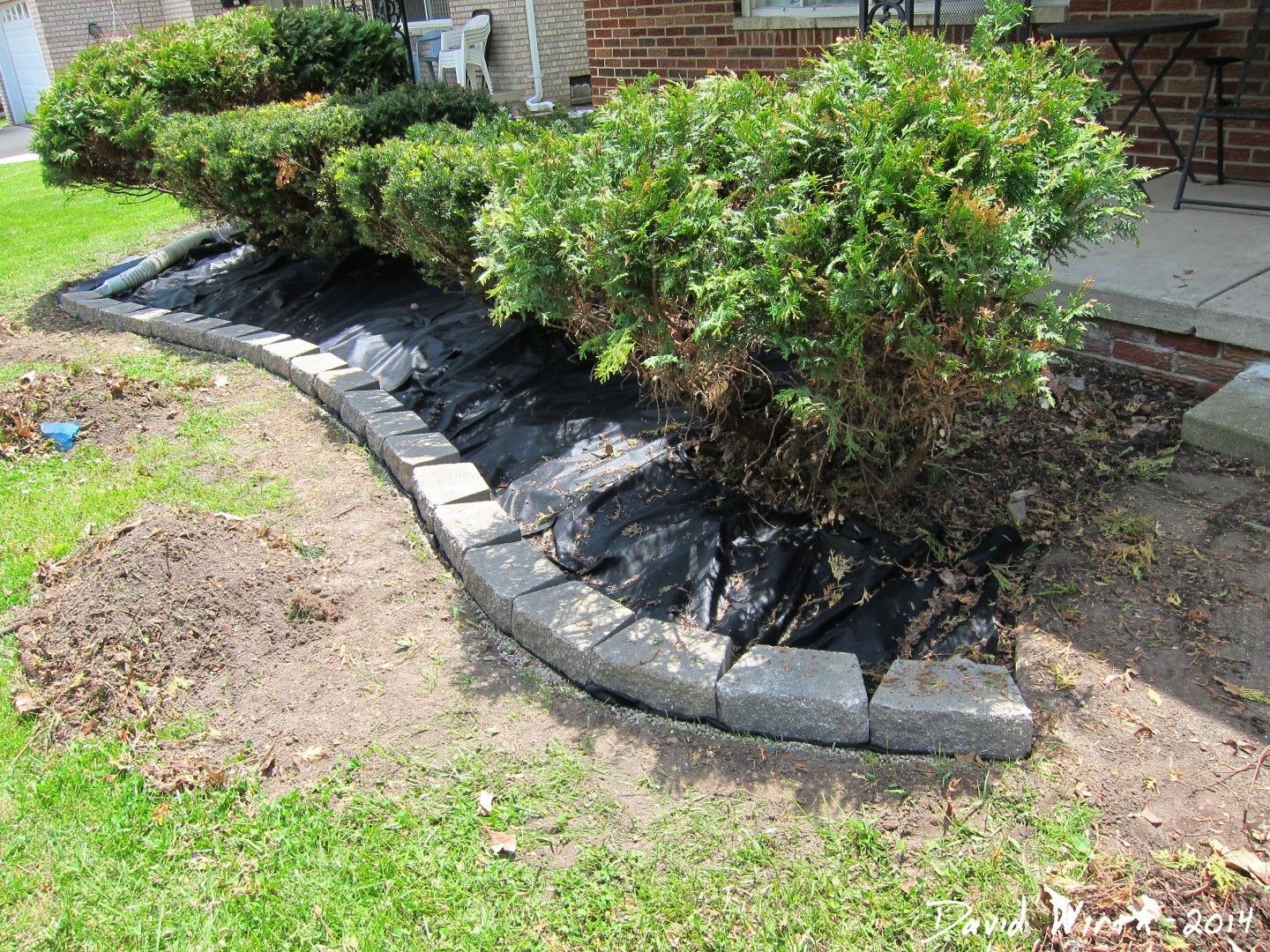 Landscape Edging Block
 Easy Landscape Block Wall and Mulch