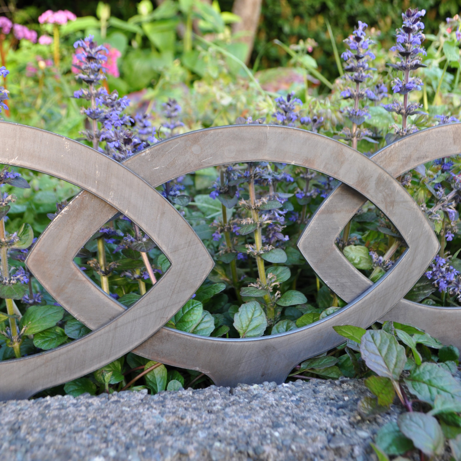 Landscape Edging Metal
 Decorative Steel Garden Edging Pointed Oval by Theropod Metal